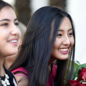 华裔女孩入选美国玫瑰公主 女儿怎么养？