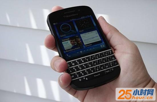 搭载BlackBerry 10系统的黑莓Q10