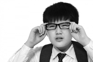延缓青少年近视度数增高 有效方法只有三种