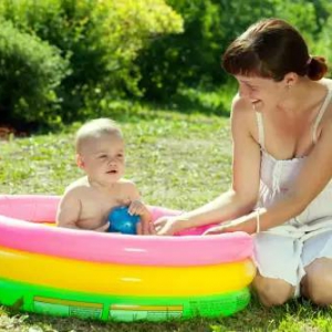 虽然天热，但小宝宝们真的适合游泳吗？