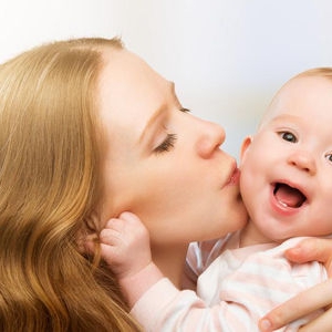 秋季警惕宝宝患上“亲吻病”7种情况千万别亲宝宝