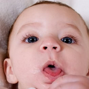 宝宝喉咙怪响是怎么了？