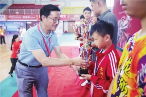 禅城黎涌小学龙狮队夺国赛冠军！